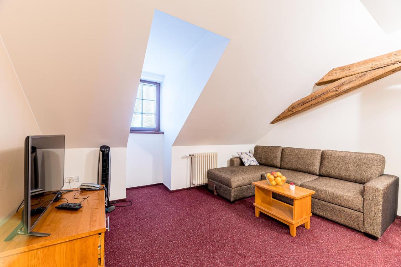 Nové Adalbertinum Hradec Kralove Bagian luar foto